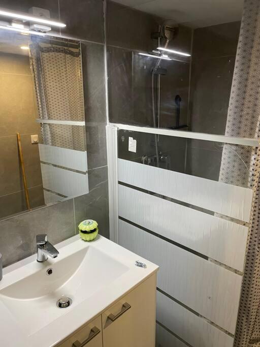 Appartement Confortable - Opera - Place De La Madeleine - Saint Martin - 4 Pers ปารีส ภายนอก รูปภาพ